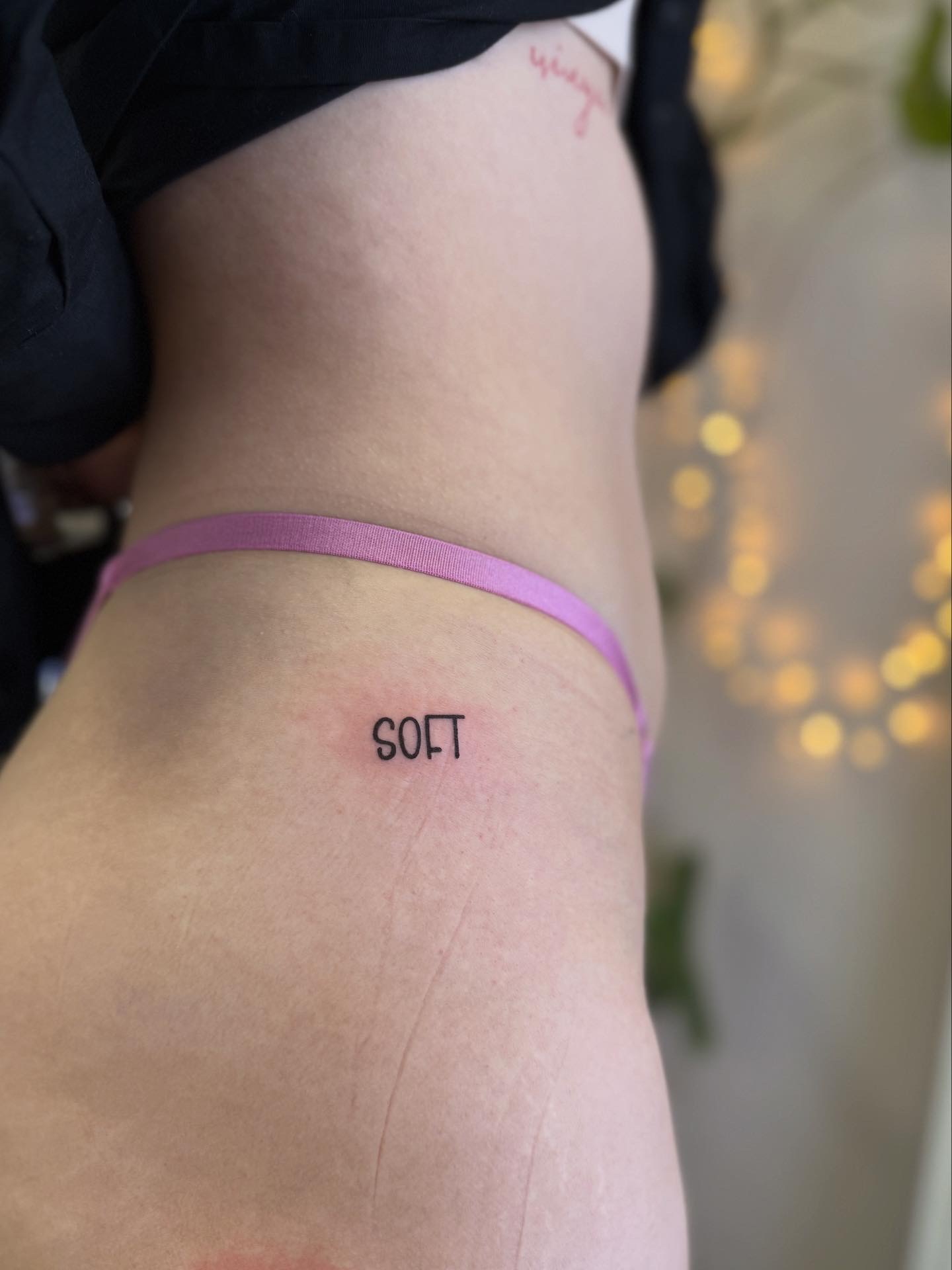 Тату SOFT, мінімалістичне, біля стегна / SOFT tattoo, minimalist, near hip
